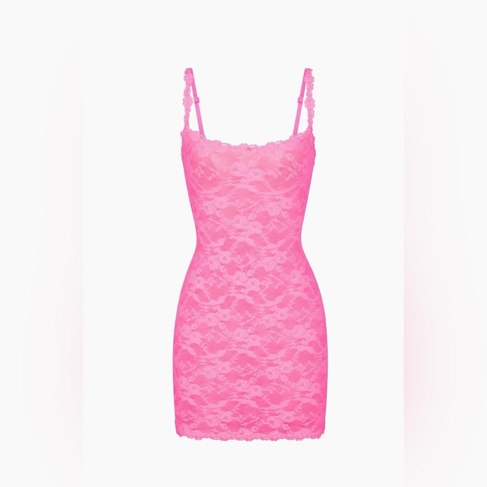 SKIMS Hot Pink Lace Chemise Slip NWOT